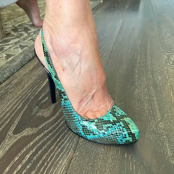Rachel Roy snakeskin slingback pointed toe heels - Picture 2 of 9